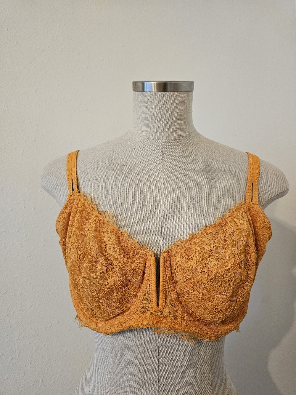 Auden Lace Underwire Bralette in Mustard